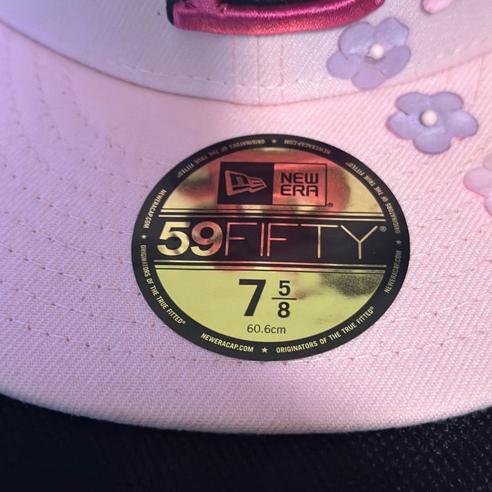Fitted cap - Picture 6 of 7